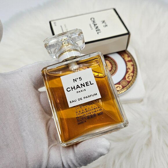 Chanel No. 5 Eau de Parfum - Picture 9 of 11